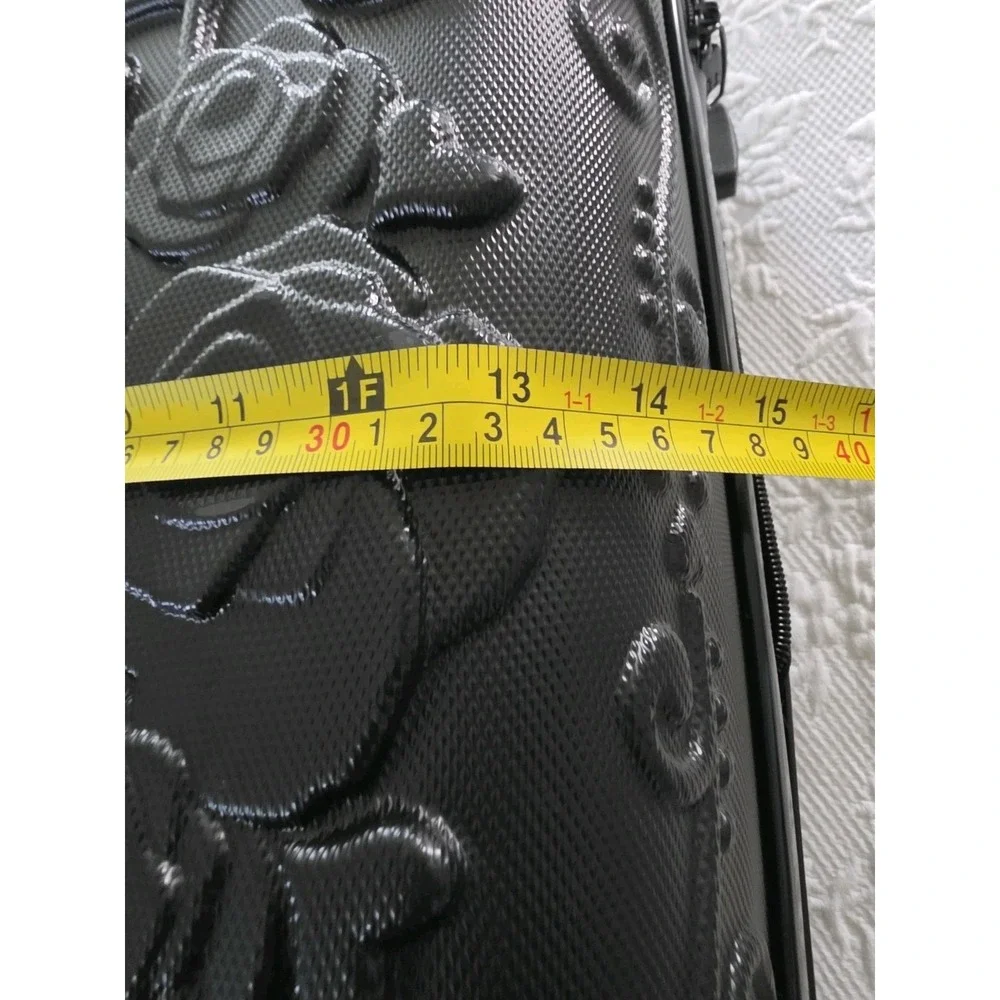 IT LUGGAGE Sugar Skull BLACK Hard Spinner GOTH Expandable 18x13 Suitcase